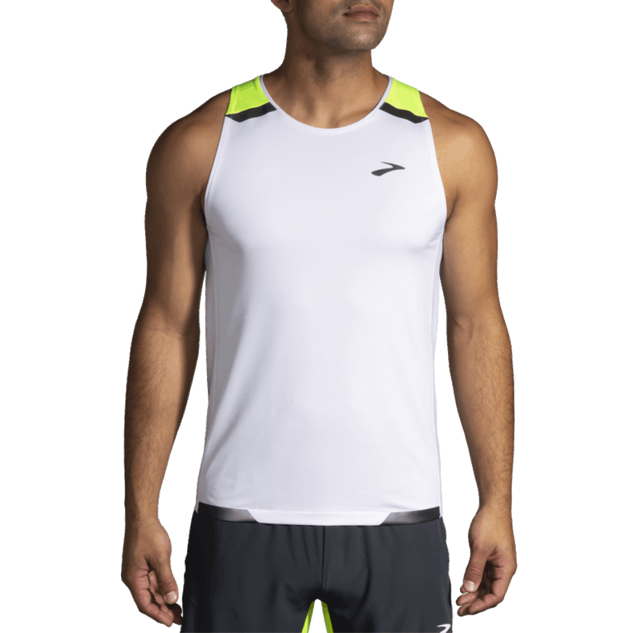 Brooks Run Visible Tanque White-asphalt-nightlife