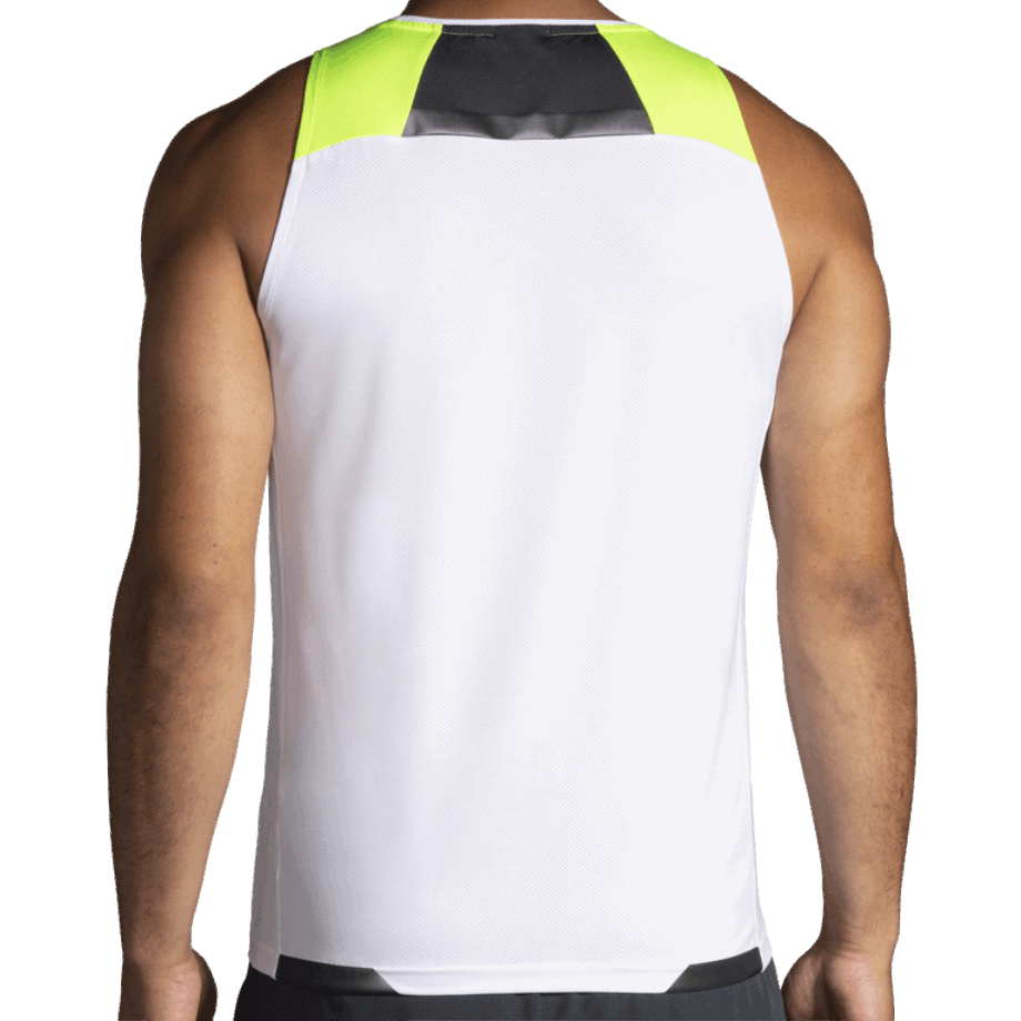 Brooks Run Visible Tanque White-asphalt-nightlife
