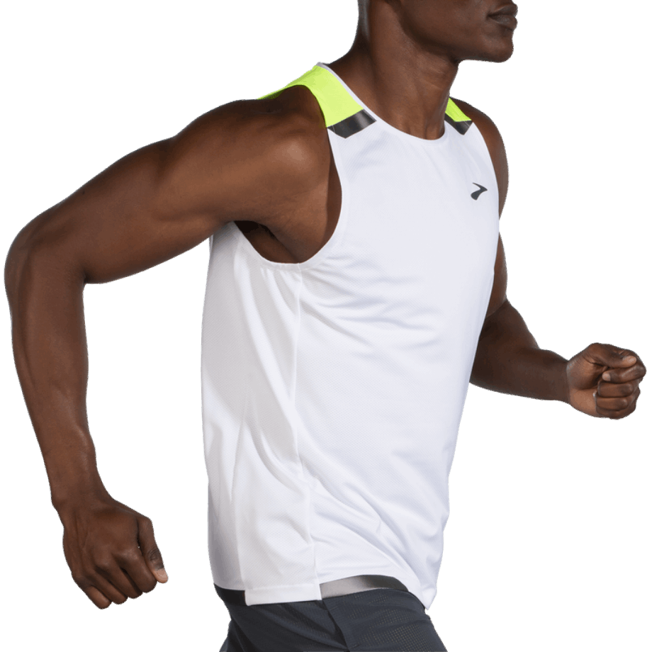 Brooks Run Visible Tanque White-asphalt-nightlife