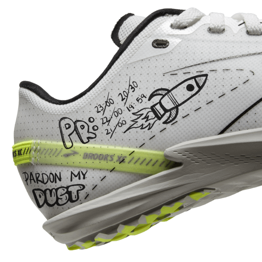 Brooks Draft Xc Sin Clavos Blanco-negro-vida Nocturna